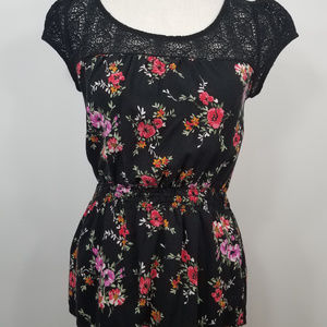 Matter Spunos Black Floral cottagecore blouse shirt Top Lace Detail size Small